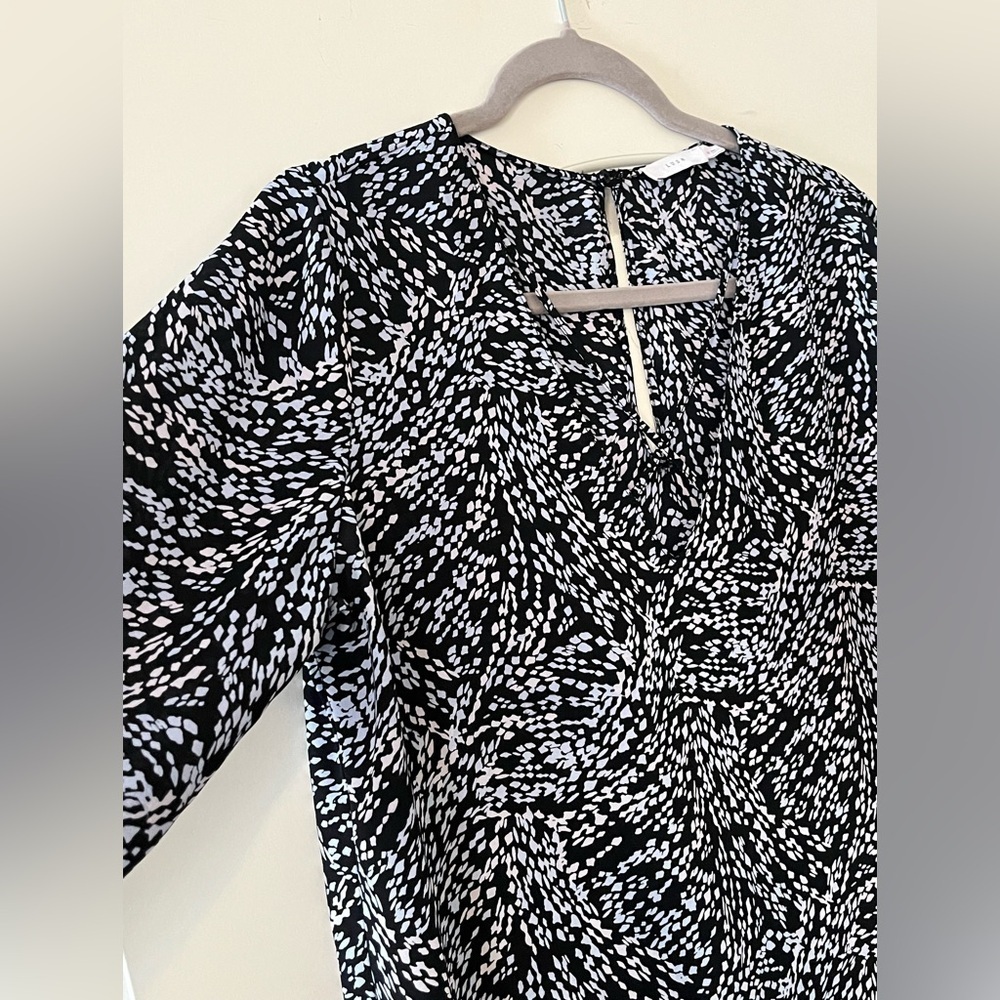 LUSH Black & White 3/4 Sleeve Polyester Blouse Women’s Size Medium - Picture 9 of 16